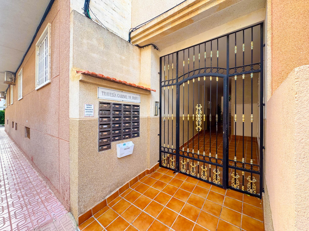 Se vende Apartamento Planta Media de 2 dormitorios en Costa Blanca, Alicante, España