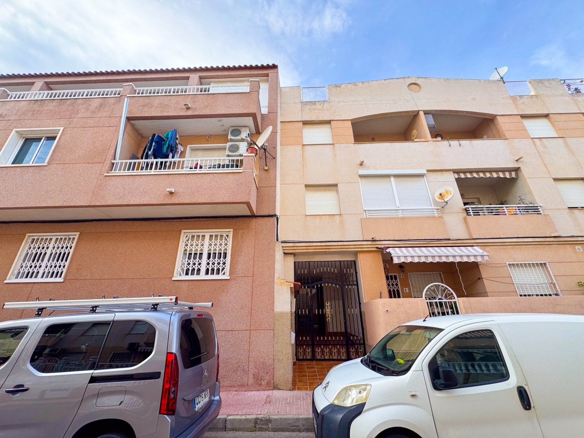 Se vende Apartamento Planta Media de 2 dormitorios en Costa Blanca, Alicante, España