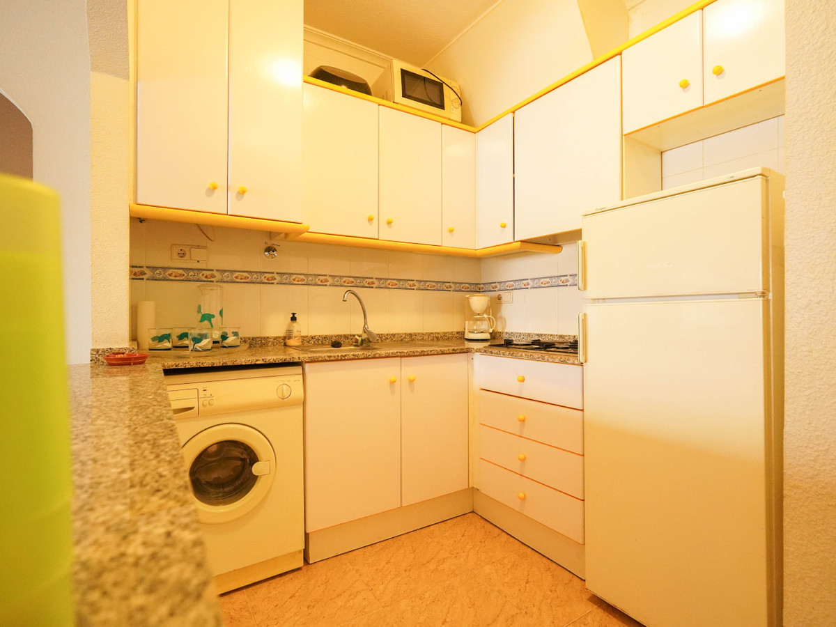 Se vende Apartamento Planta Media de 2 dormitorios en Costa Blanca, Alicante, España