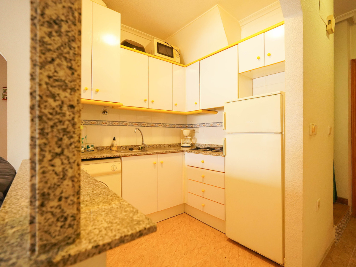 Se vende Apartamento Planta Media de 2 dormitorios en Costa Blanca, Alicante, España
