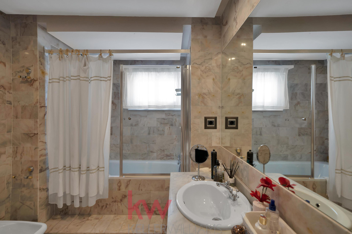 6 Bed Townhouse for sale in Málaga Costa Del Sol, Málaga, Spain