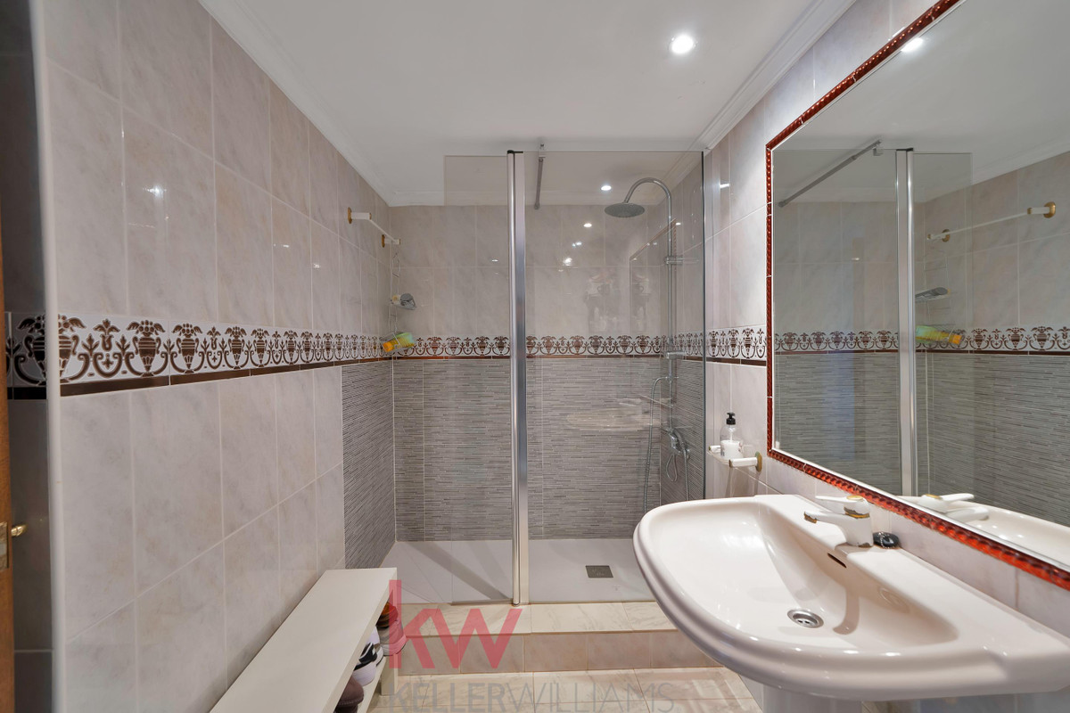 6 Bed Townhouse for sale in Málaga Costa Del Sol, Málaga, Spain