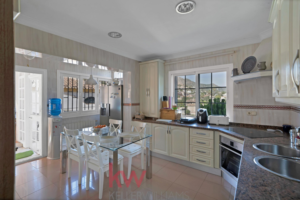 6 Bed Townhouse for sale in Málaga Costa Del Sol, Málaga, Spain