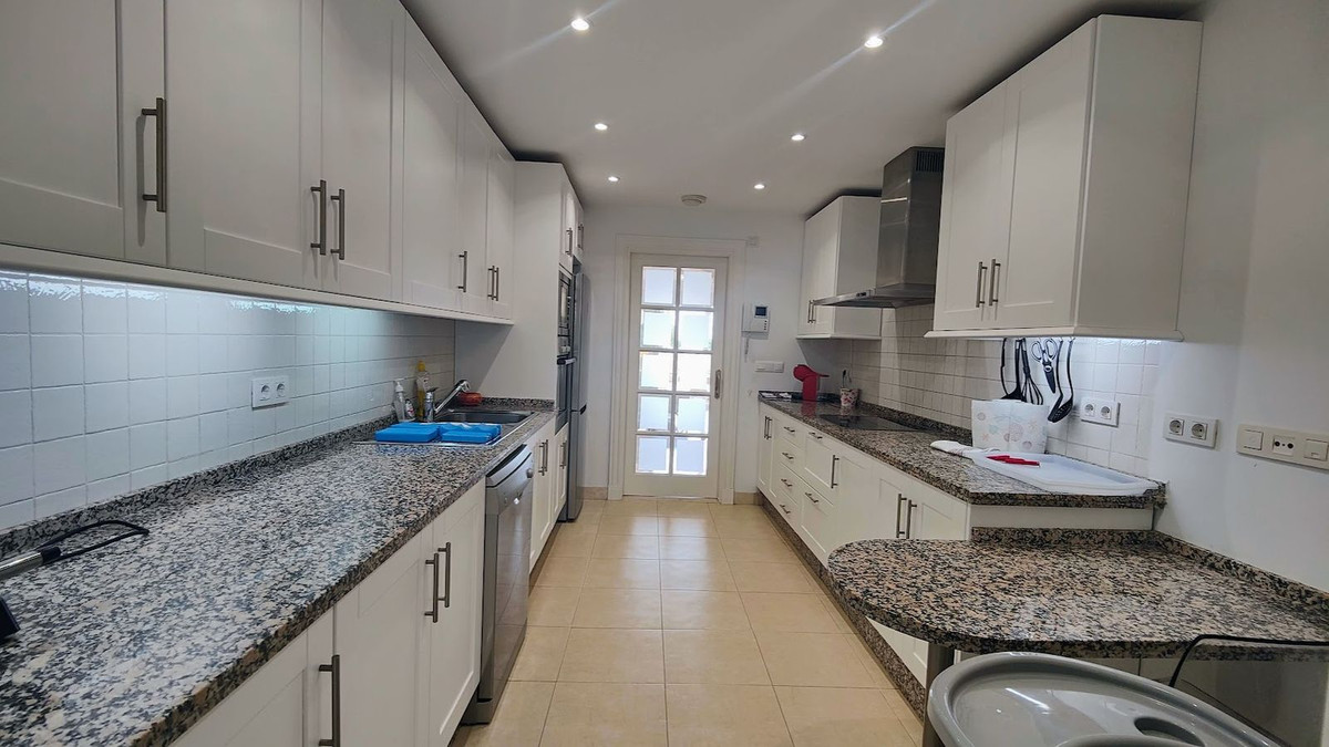 Se vende Apartamento Planta Baja de 3 dormitorios en Costa Del Sol, Málaga, España