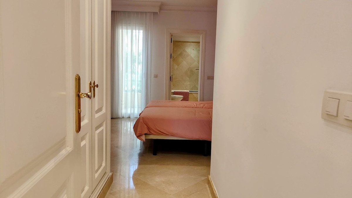 Se vende Apartamento Planta Baja de 3 dormitorios en Costa Del Sol, Málaga, España