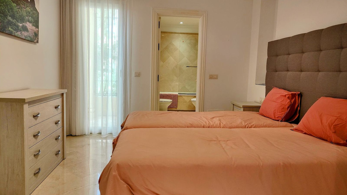 Se vende Apartamento Planta Baja de 3 dormitorios en Costa Del Sol, Málaga, España