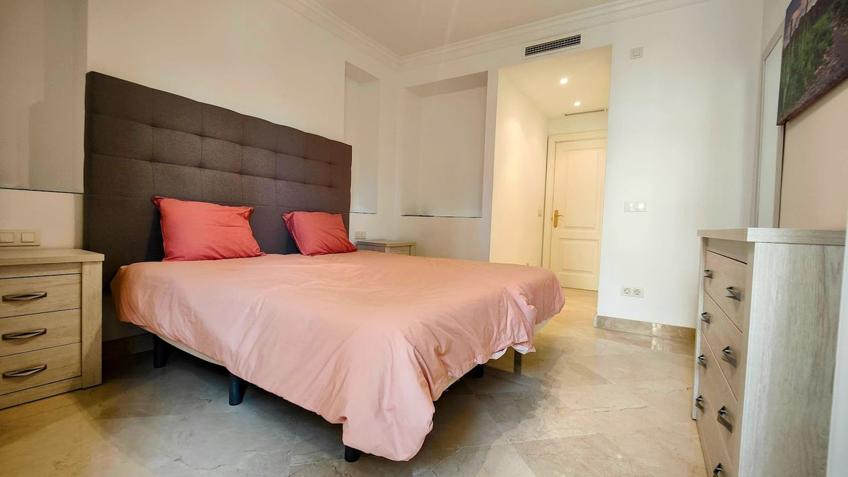 Se vende Apartamento Planta Baja de 3 dormitorios en Costa Del Sol, Málaga, España