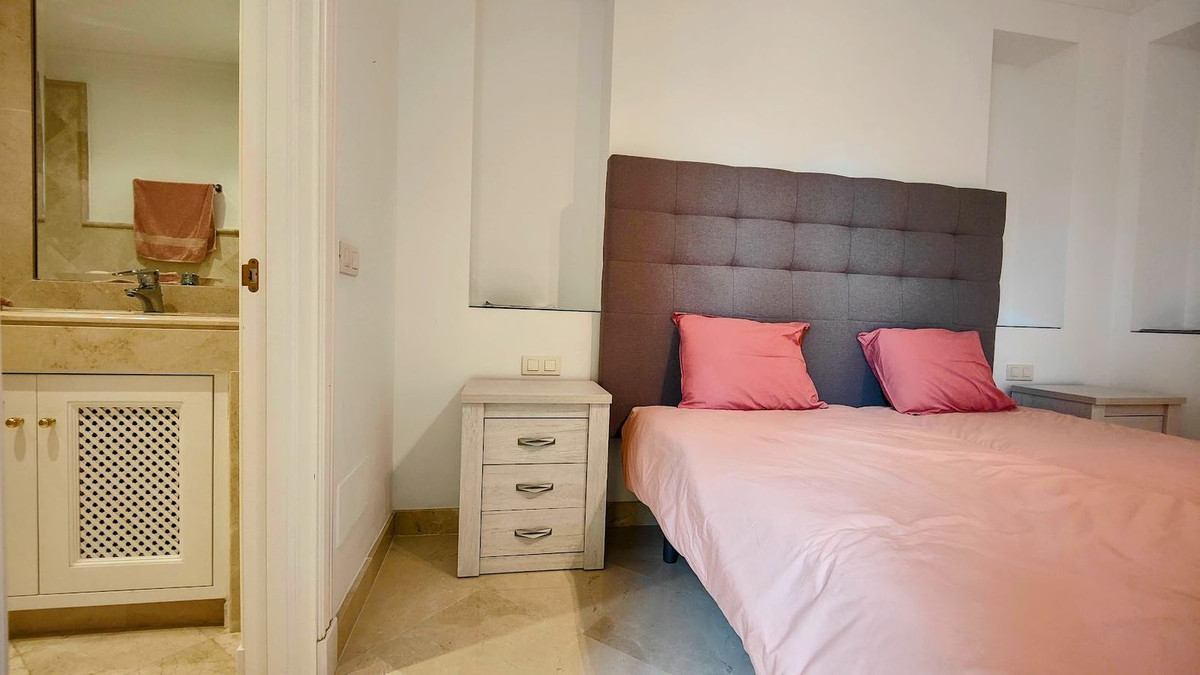 Se vende Apartamento Planta Baja de 3 dormitorios en Costa Del Sol, Málaga, España