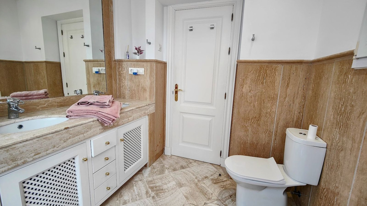 Se vende Apartamento Planta Baja de 3 dormitorios en Costa Del Sol, Málaga, España