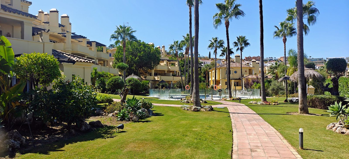 Se vende Apartamento Planta Baja de 3 dormitorios en Costa Del Sol, Málaga, España
