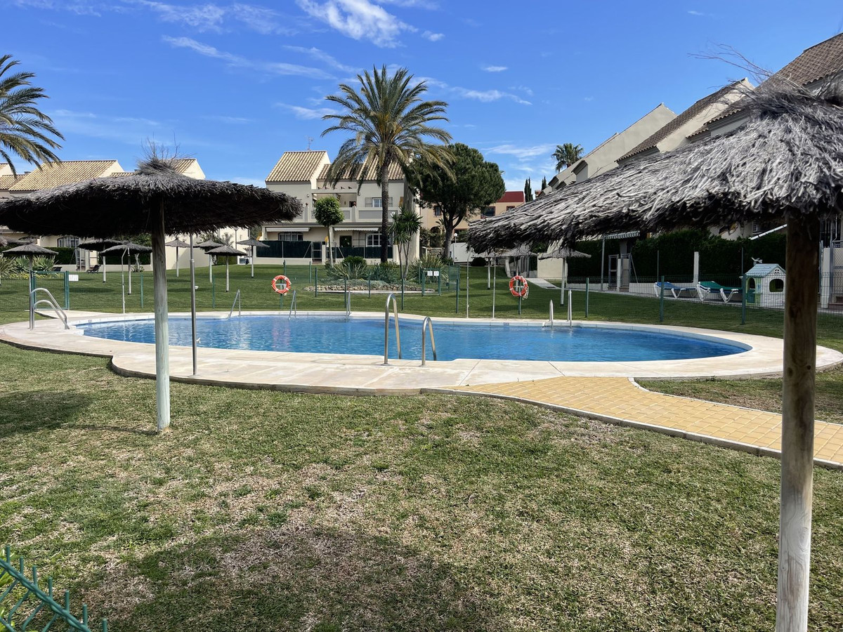 3 Bed Townhouse for sale in La Duquesa Costa Del Sol, Málaga, Spain