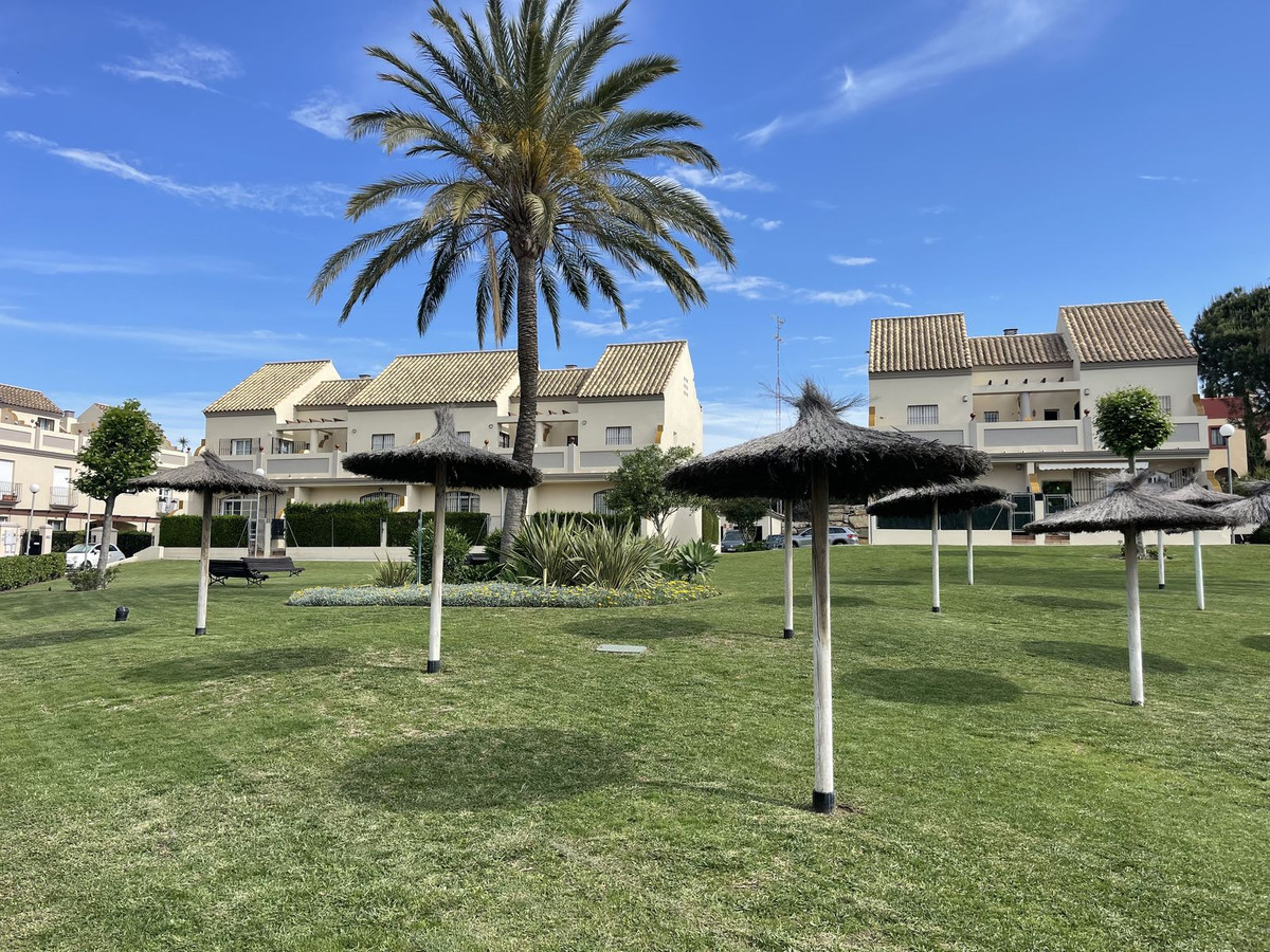 3 Bed Townhouse for sale in La Duquesa Costa Del Sol, Málaga, Spain