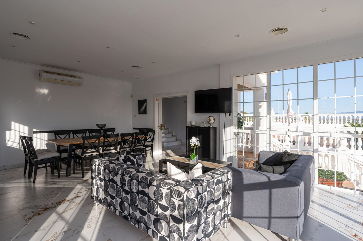5 Bed Townhouse for sale in Alhaurín El Grande Costa Del Sol, Málaga, Spain