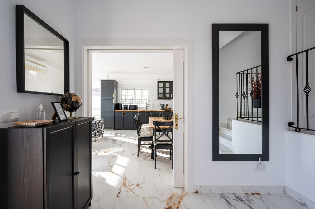 5 Bed Townhouse for sale in Alhaurín El Grande Costa Del Sol, Málaga, Spain
