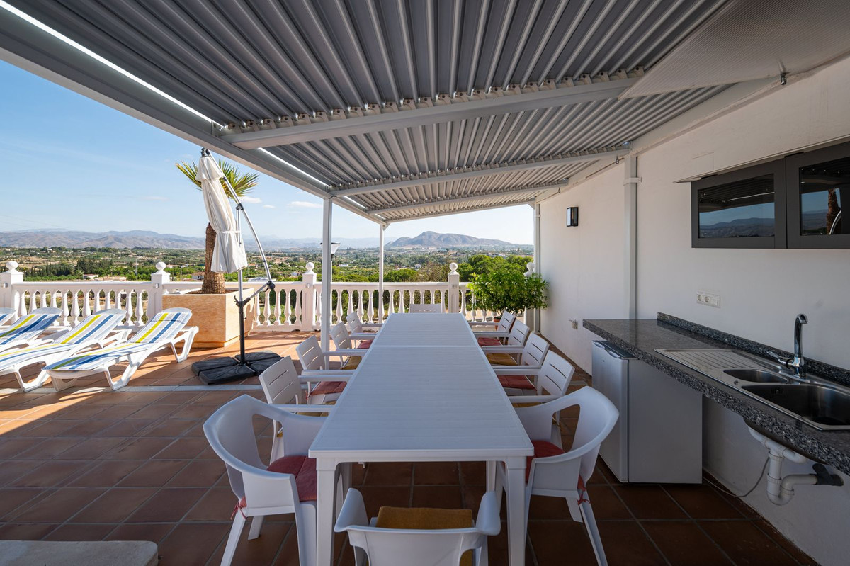 5 Bed Townhouse for sale in Alhaurín El Grande Costa Del Sol, Málaga, Spain