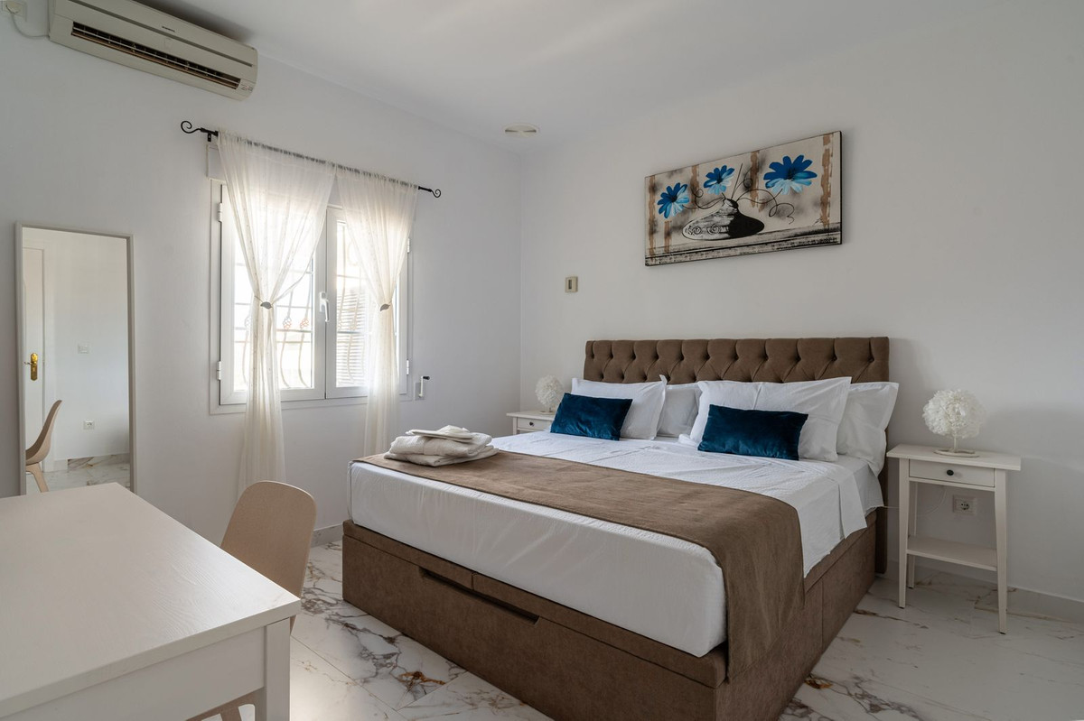 5 Bed Townhouse for sale in Alhaurín El Grande Costa Del Sol, Málaga, Spain