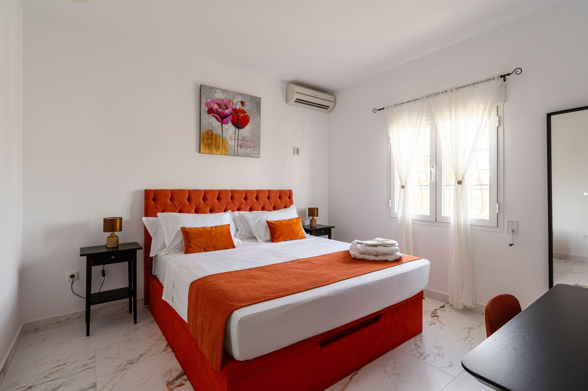 5 Bed Townhouse for sale in Alhaurín El Grande Costa Del Sol, Málaga, Spain