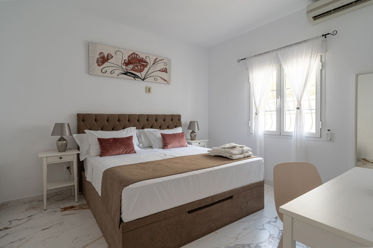 5 Bed Townhouse for sale in Alhaurín El Grande Costa Del Sol, Málaga, Spain