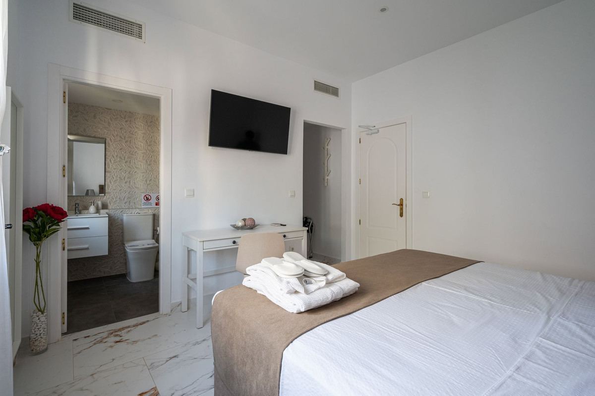 5 Bed Townhouse for sale in Alhaurín El Grande Costa Del Sol, Málaga, Spain