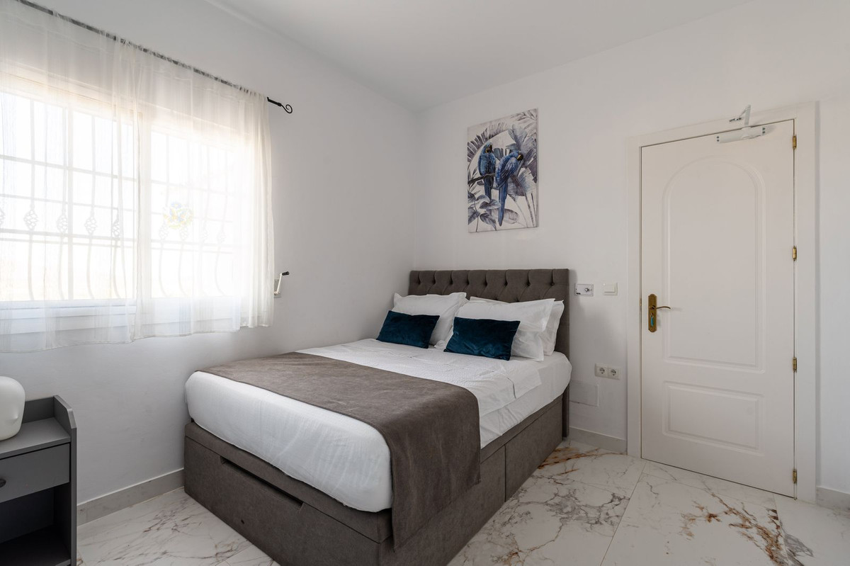 5 Bed Townhouse for sale in Alhaurín El Grande Costa Del Sol, Málaga, Spain