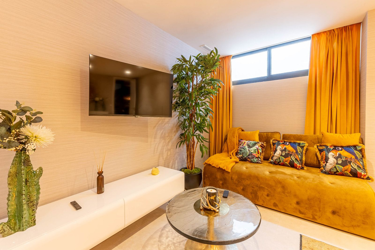 7 Bed Townhouse for sale in La Cala Golf Costa Del Sol, Málaga, Spain
