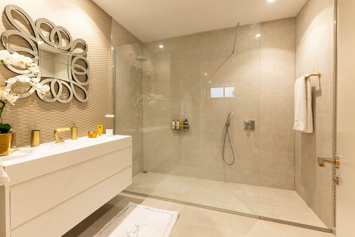 7 Bed Townhouse for sale in La Cala Golf Costa Del Sol, Málaga, Spain