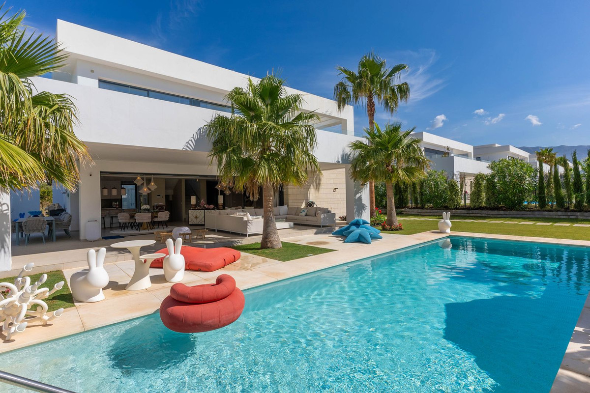 7 Bed Townhouse for sale in La Cala Golf Costa Del Sol, Málaga, Spain