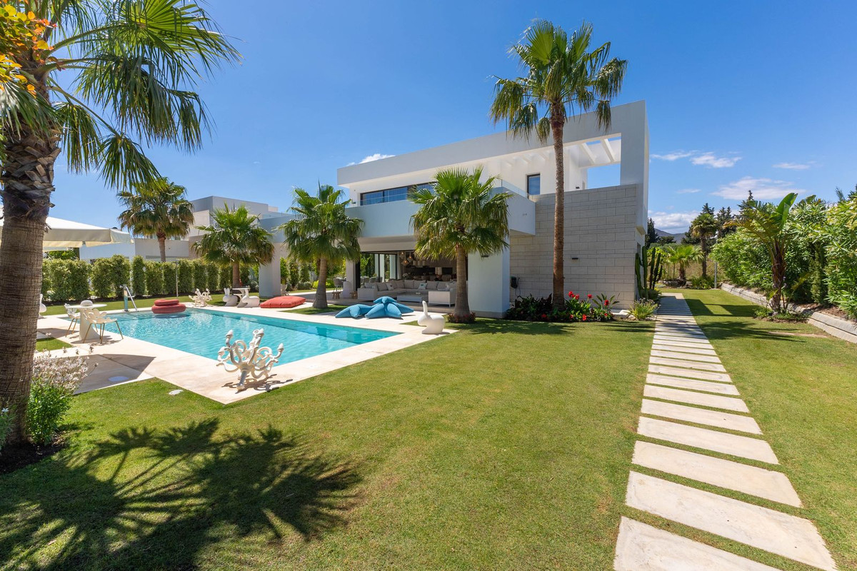 7 Bed Townhouse for sale in La Cala Golf Costa Del Sol, Málaga, Spain