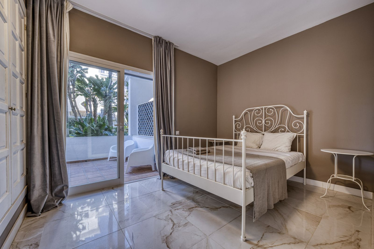 Se vende Apartamento Planta Baja de 3 dormitorios en Costa Del Sol, Málaga, España