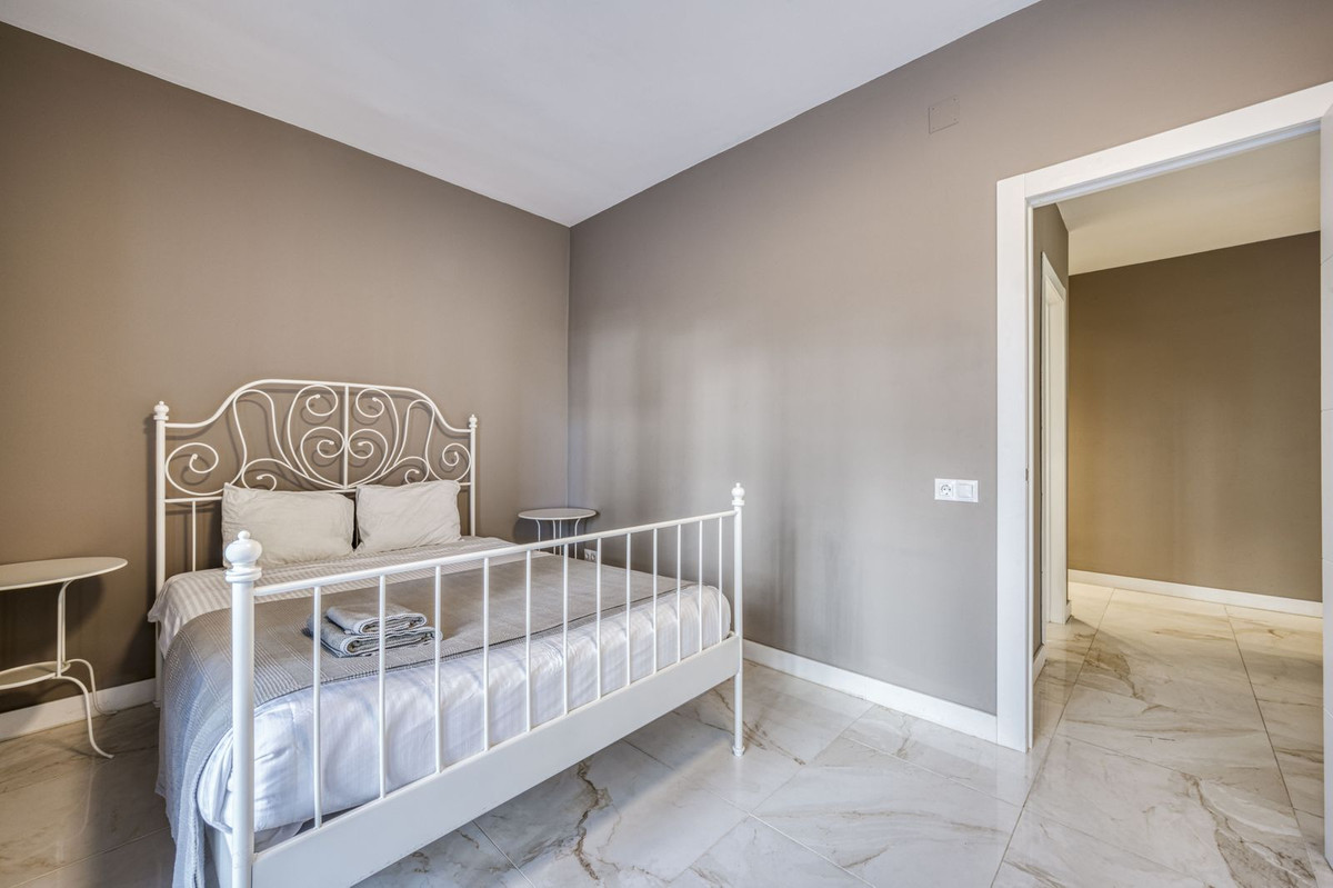 Se vende Apartamento Planta Baja de 3 dormitorios en Costa Del Sol, Málaga, España