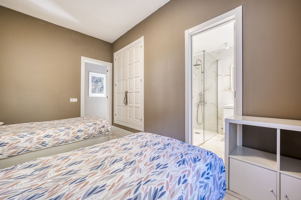 Se vende Apartamento Planta Baja de 3 dormitorios en Costa Del Sol, Málaga, España