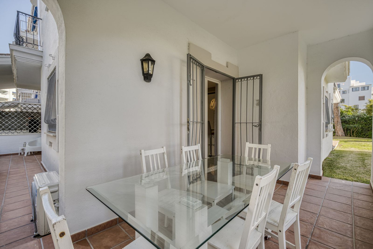 Se vende Apartamento Planta Baja de 3 dormitorios en Costa Del Sol, Málaga, España