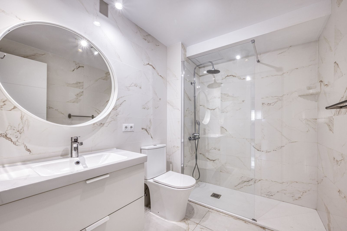 Se vende Apartamento Planta Baja de 3 dormitorios en Costa Del Sol, Málaga, España
