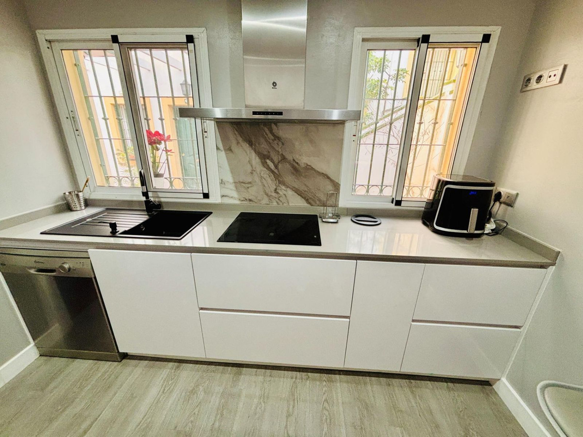 4 Bed Townhouse for sale in Arroyo De La Miel Costa Del Sol, Málaga, Spain