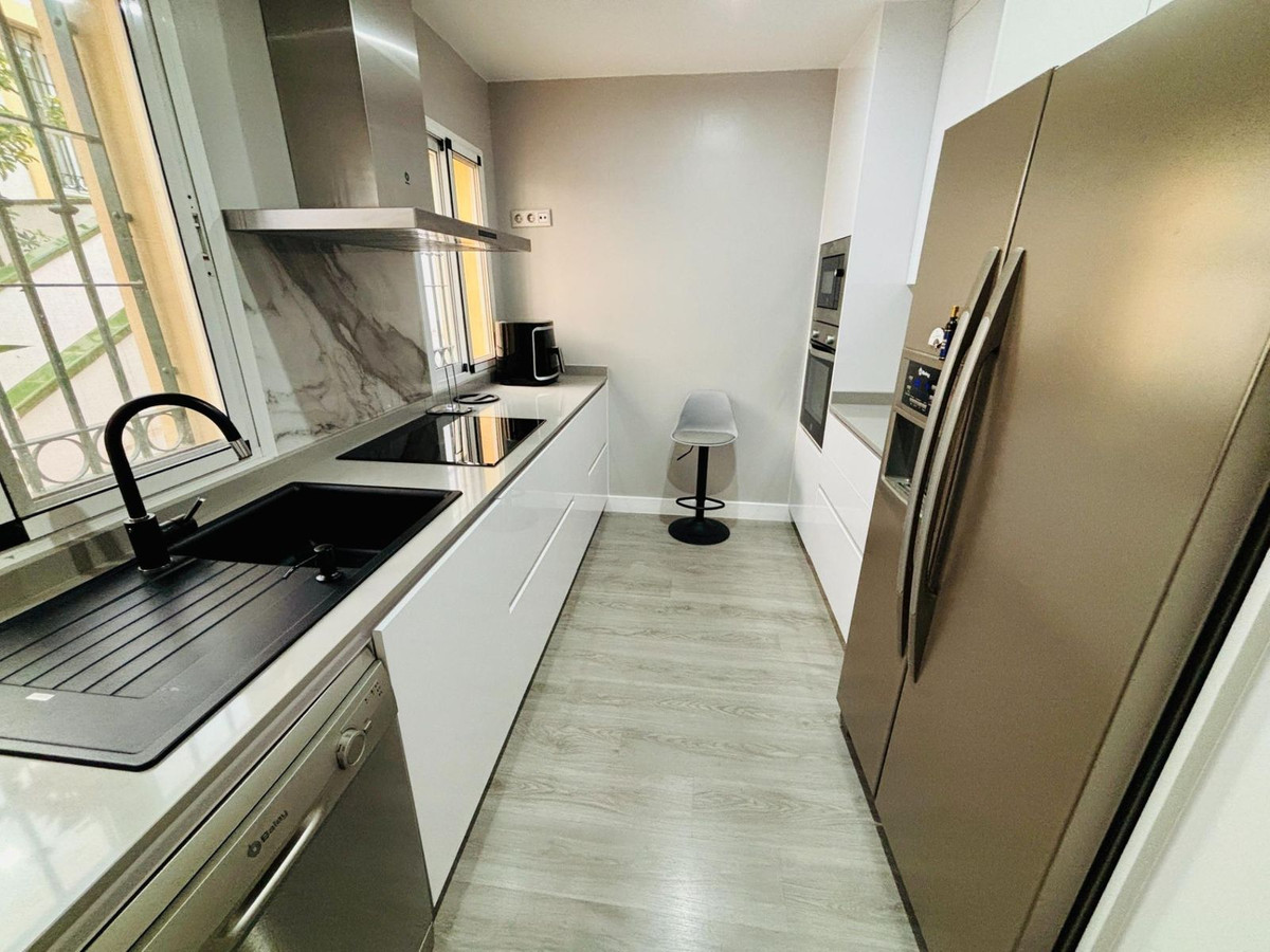 4 Bed Townhouse for sale in Arroyo De La Miel Costa Del Sol, Málaga, Spain
