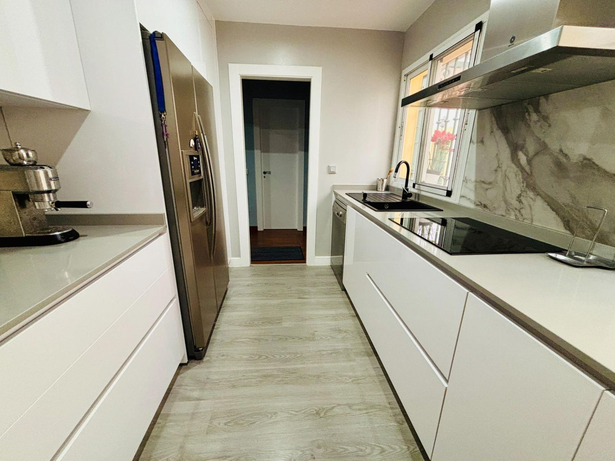 4 Bed Townhouse for sale in Arroyo De La Miel Costa Del Sol, Málaga, Spain