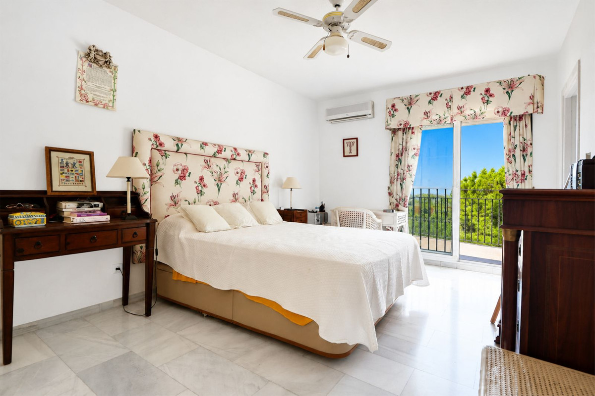 5 Bed Townhouse for sale in Puerto De Cabopino Costa Del Sol, Málaga, Spain