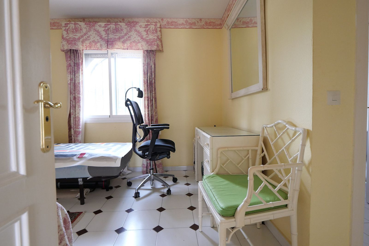 5 Bed Townhouse for sale in Puerto De Cabopino Costa Del Sol, Málaga, Spain