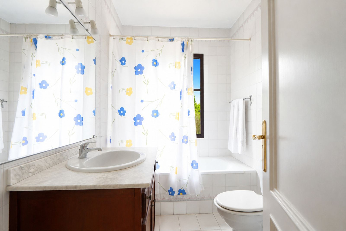 5 Bed Townhouse for sale in Puerto De Cabopino Costa Del Sol, Málaga, Spain