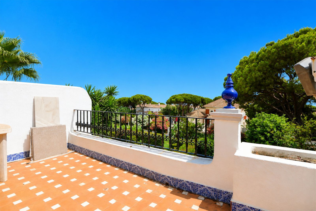 5 Bed Townhouse for sale in Puerto De Cabopino Costa Del Sol, Málaga, Spain