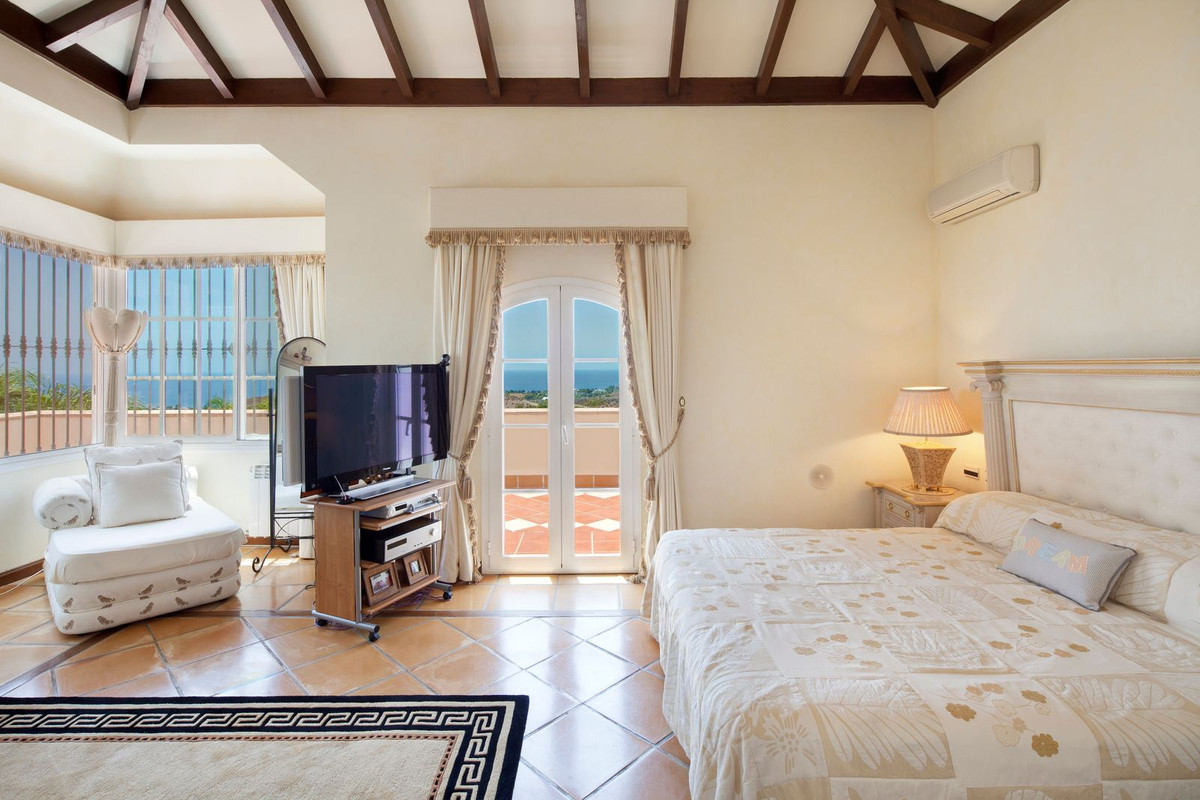 Se vende Villa - Chalet de 8 dormitorios en Costa Del Sol, Málaga, España