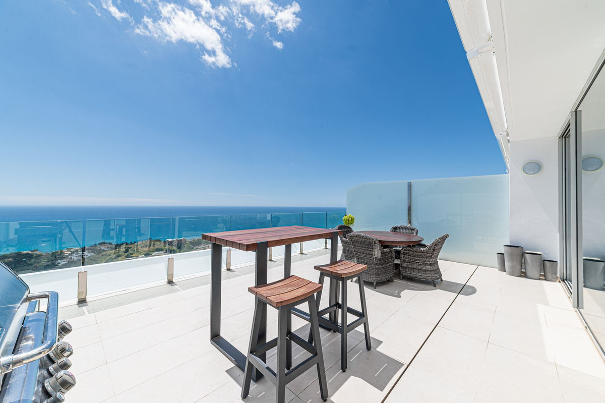 3 Bed Apartment for sale in Benalmadena Costa Del Sol, Málaga, Spain