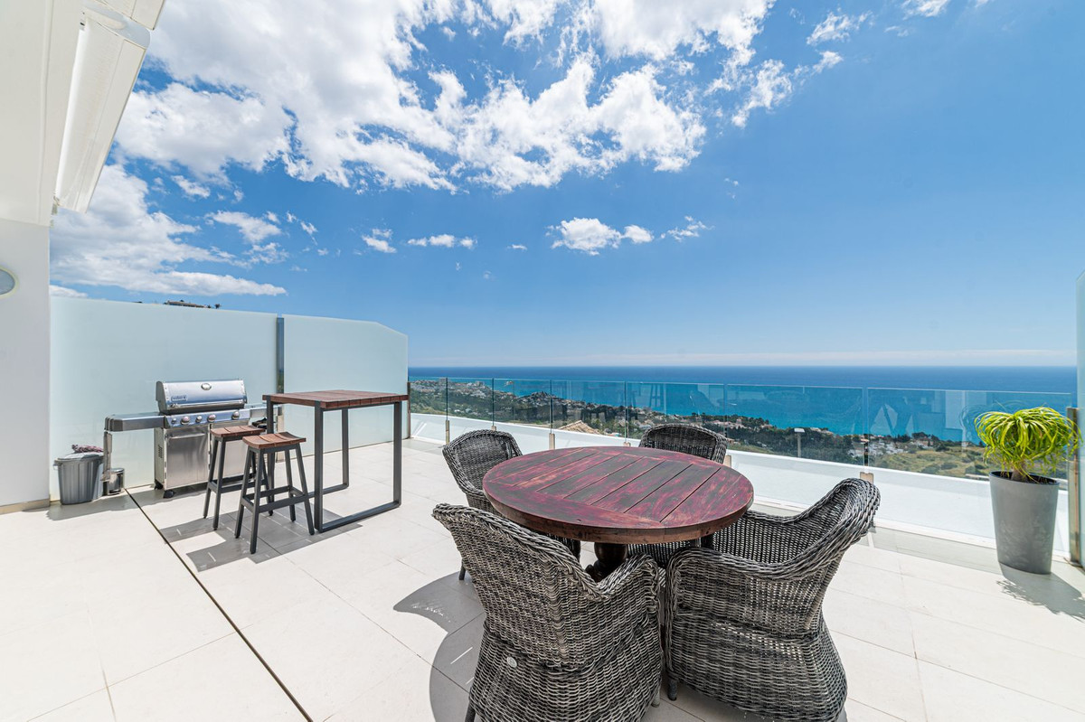 3 Bed Apartment for sale in Benalmadena Costa Del Sol, Málaga, Spain