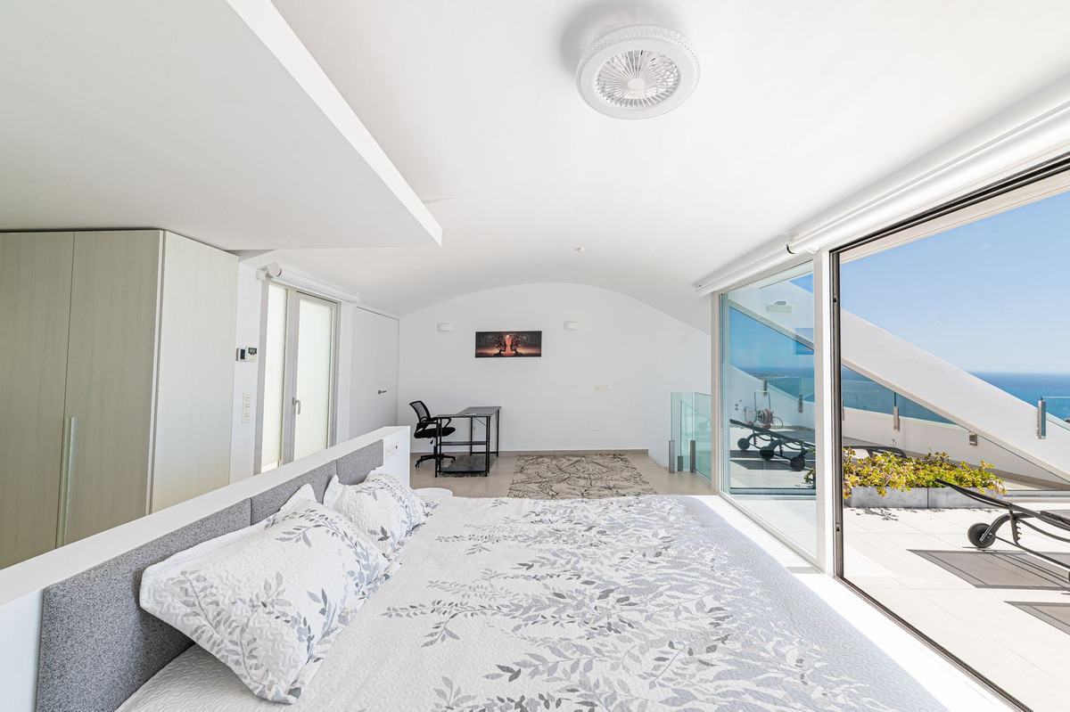 3 Bed Apartment for sale in Benalmadena Costa Del Sol, Málaga, Spain
