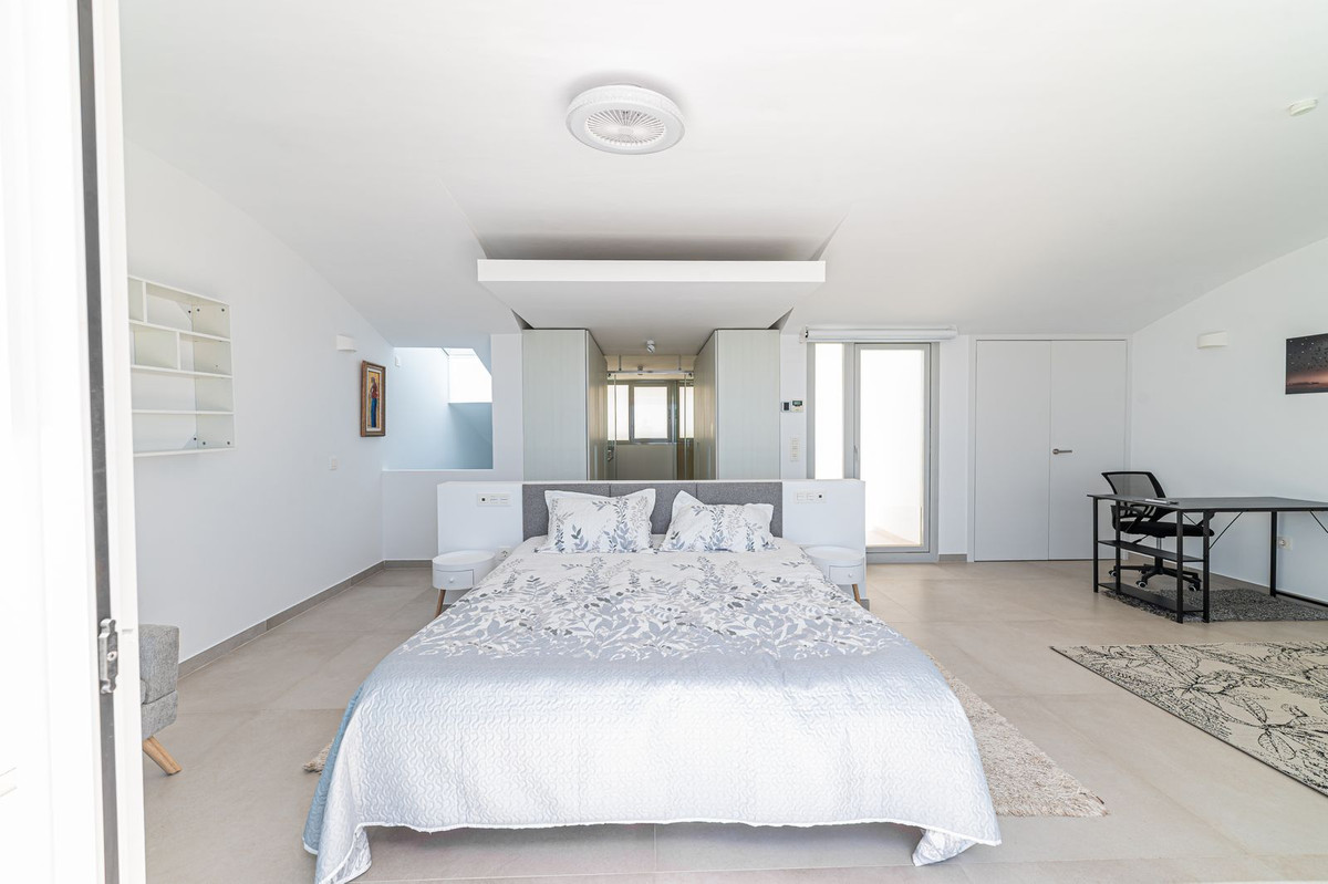 3 Bed Apartment for sale in Benalmadena Costa Del Sol, Málaga, Spain