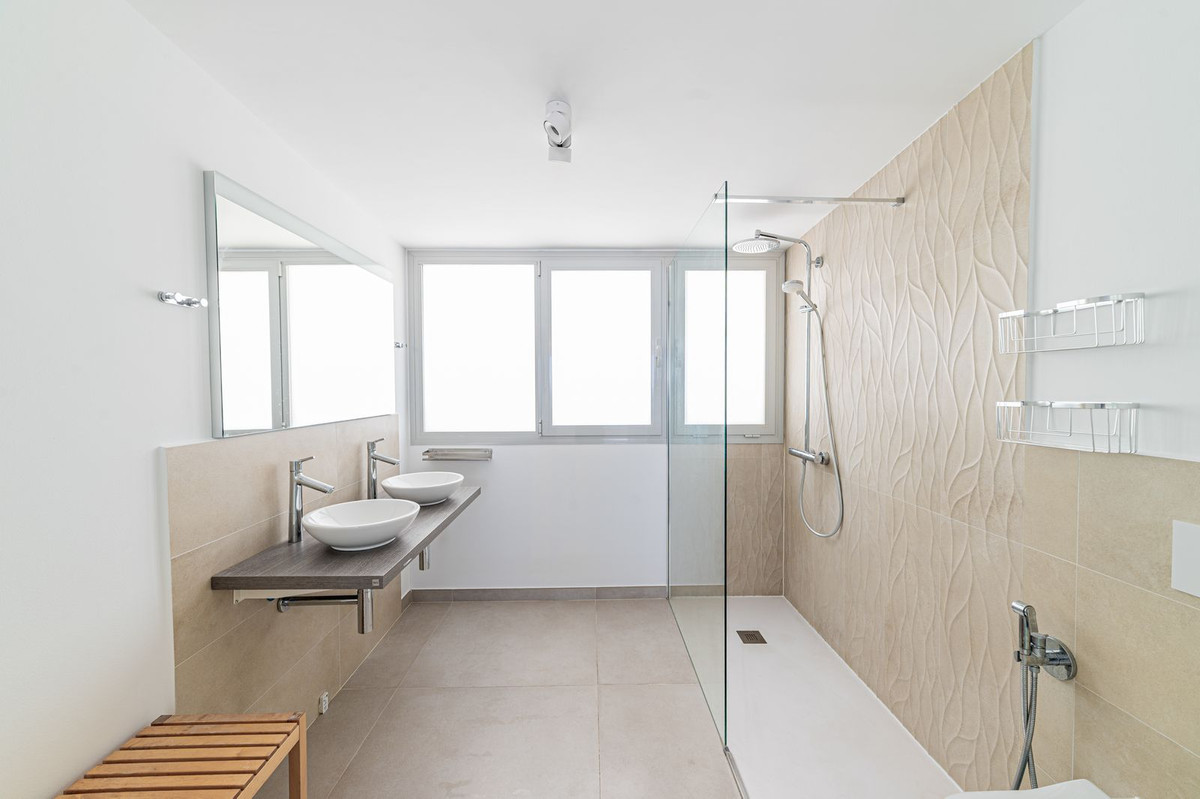 3 Bed Apartment for sale in Benalmadena Costa Del Sol, Málaga, Spain