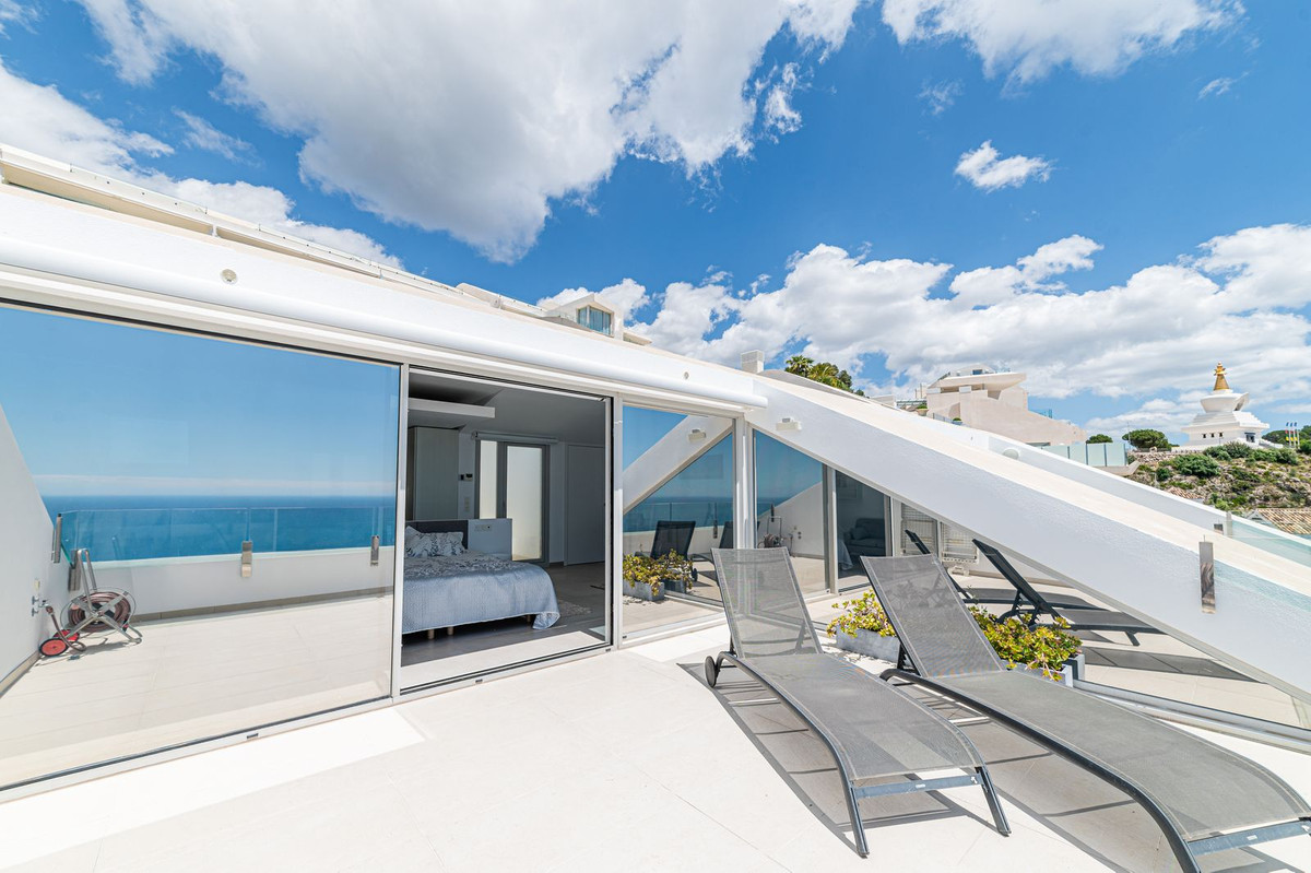 3 Bed Apartment for sale in Benalmadena Costa Del Sol, Málaga, Spain