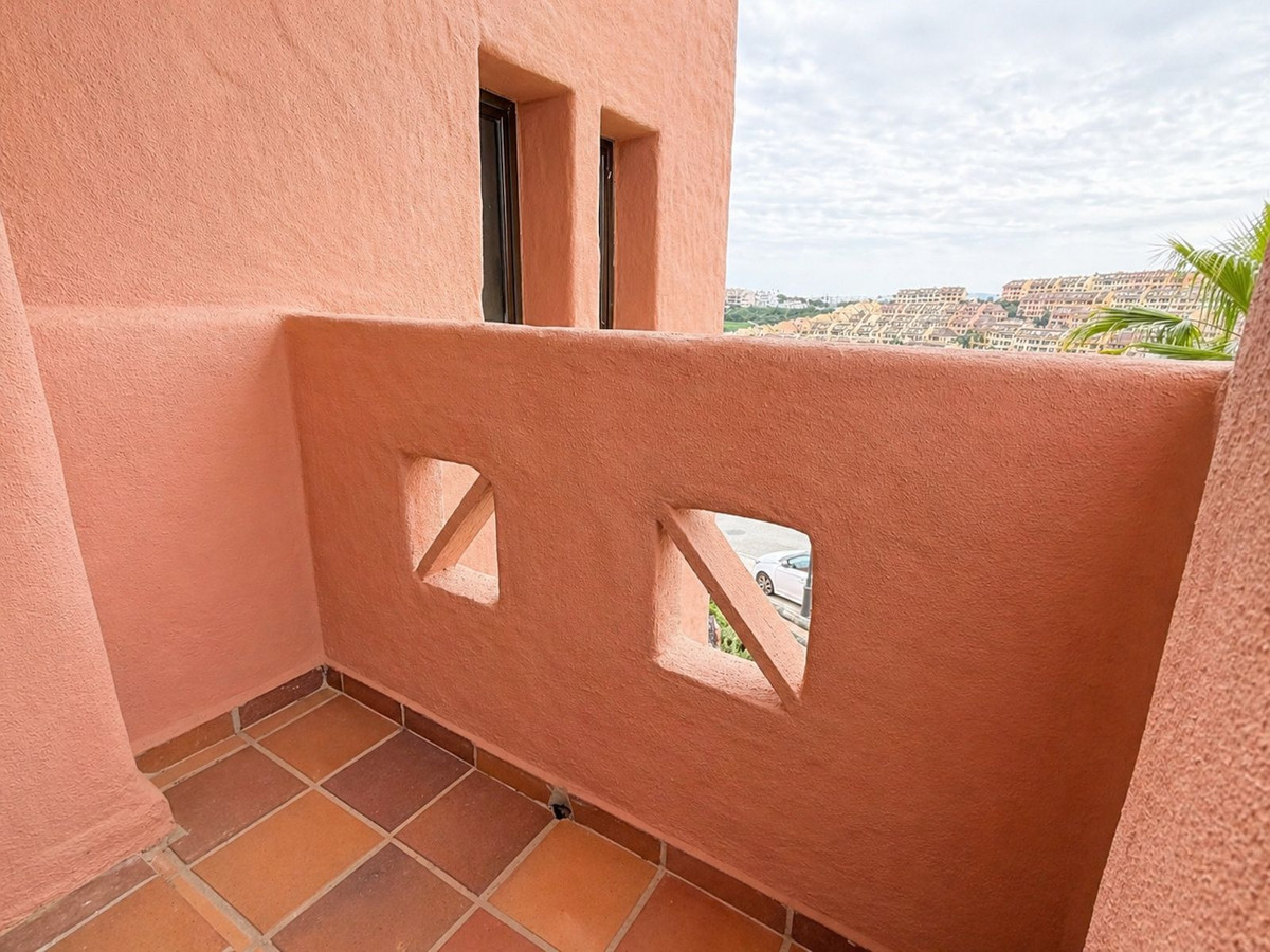 3 Bed Apartment for sale in La Duquesa Costa Del Sol, Málaga, Spain