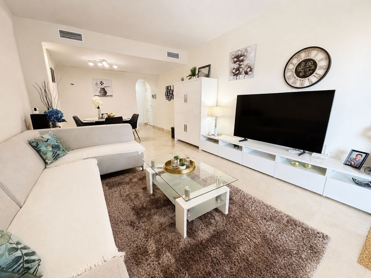 3 Bed Apartment for sale in La Duquesa Costa Del Sol, Málaga, Spain