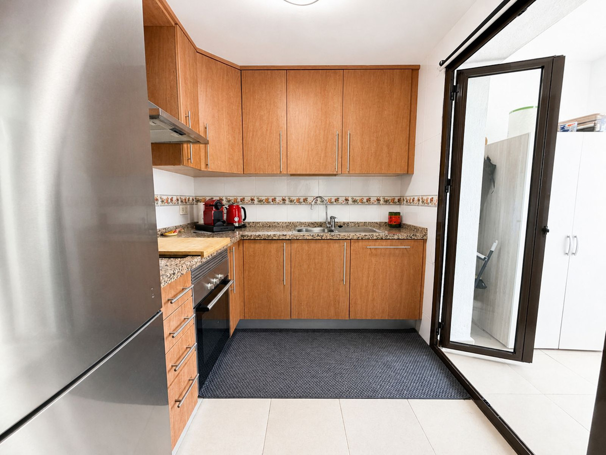 3 Bed Apartment for sale in La Duquesa Costa Del Sol, Málaga, Spain